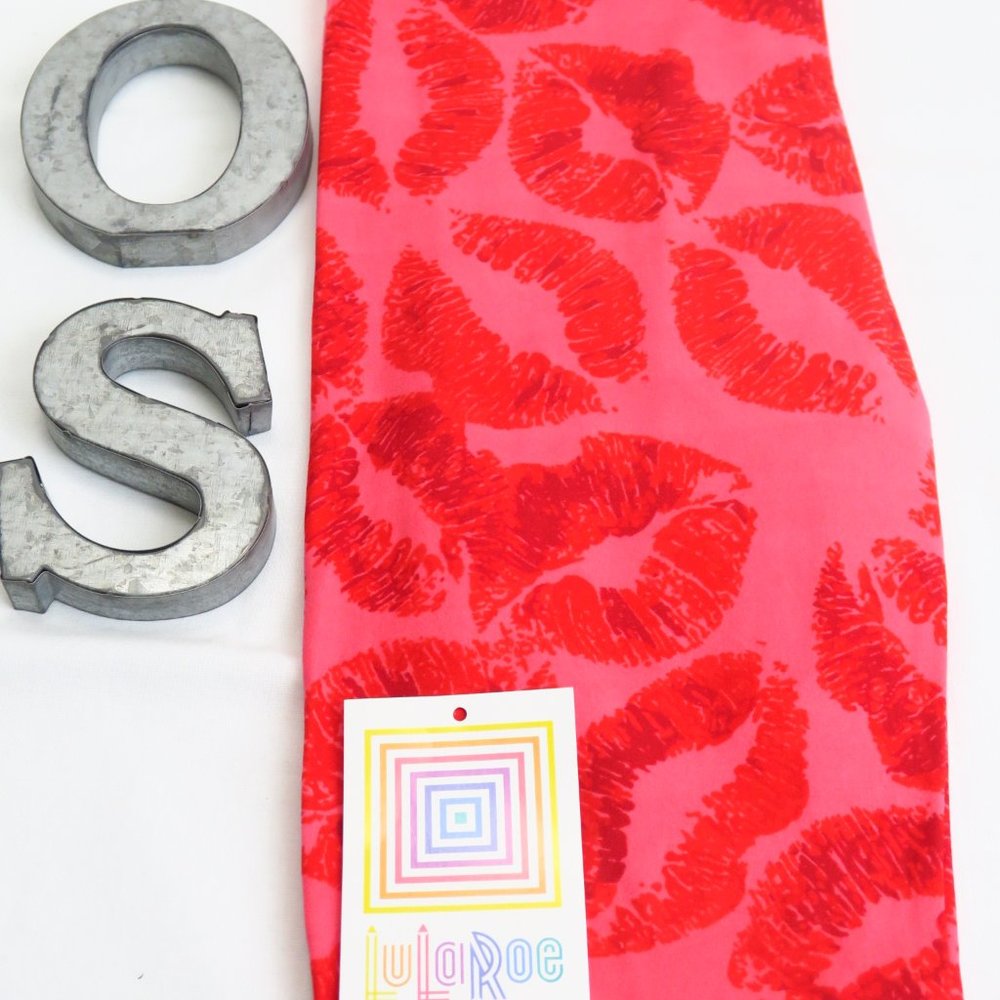 NWT LuLaRoe Leggings One Size / OS Lips